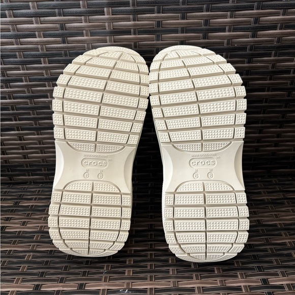 CROCS MEGA CRUSH UNISEX PLATFORM CLOGS SIZE WOMEN'S 8 / MEN'S 6 - Picture 10 of 12